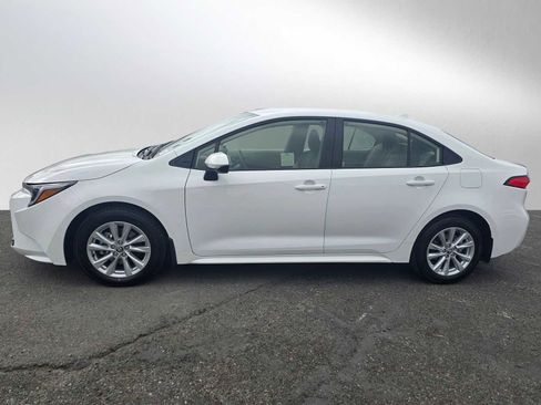 Used 2026 Toyota Corolla LE w/ LE Premium Package image 6
