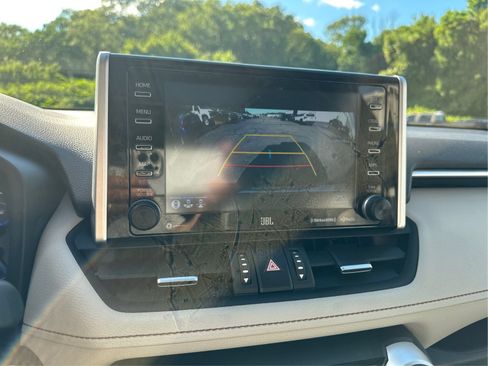 Used 2019 Toyota RAV4 Limited AWD/4WD image 16