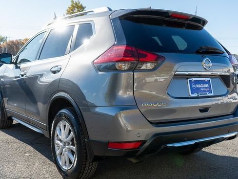 Used 2019 Nissan Rogue SV image 8