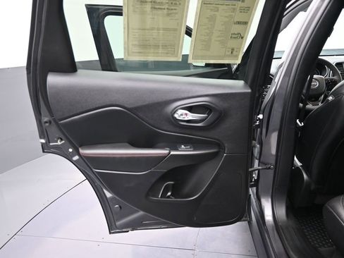 Used 2022 Jeep Cherokee Trailhawk w/ Premium Leather Package AWD/4WD image 27
