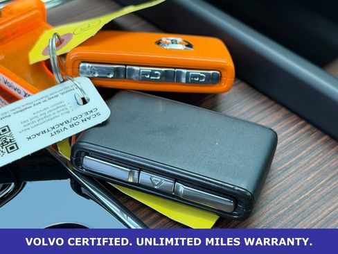 Certified 2023 Volvo XC60 B5 Plus AWD/4WD image 38