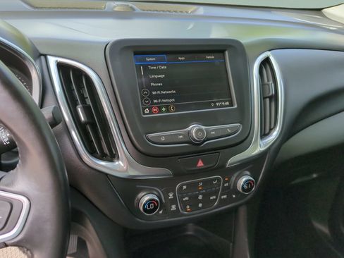Used 2019 Chevrolet Equinox LT FWD image 13