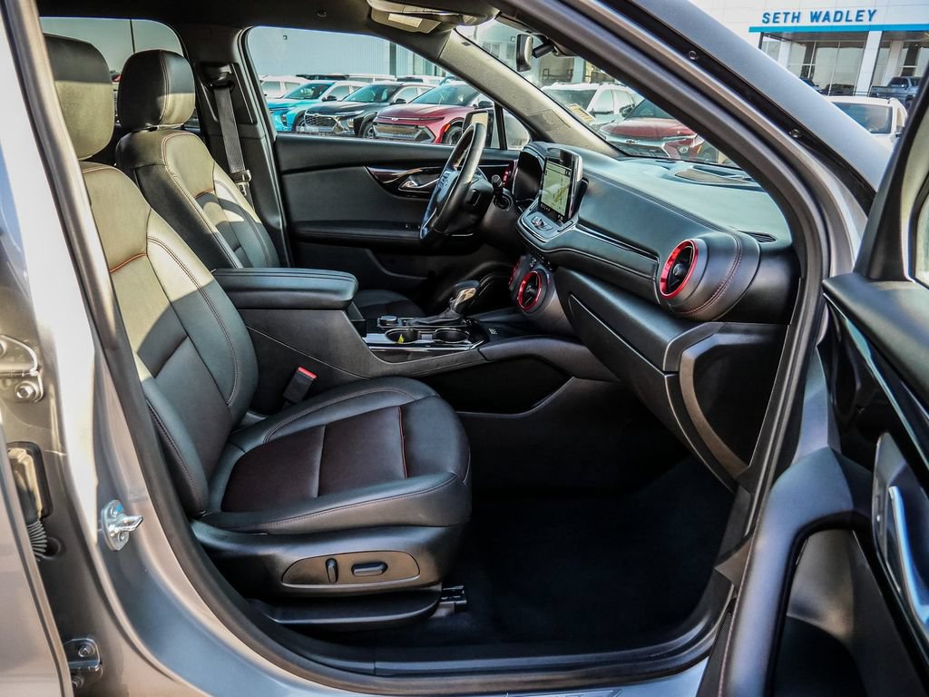 Used 2025 Chevrolet Blazer RS FWD image 16