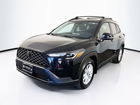 Certified 2023 Toyota Corolla Cross LE AWD/4WD image 3