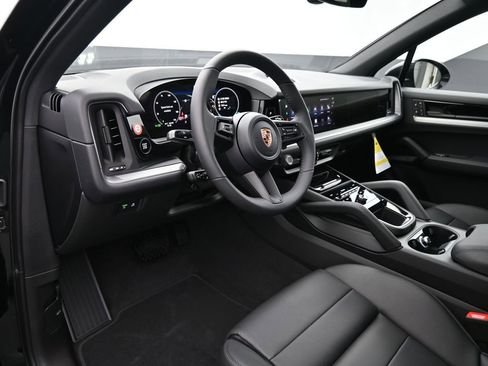 New 2026 Porsche Cayenne image 4