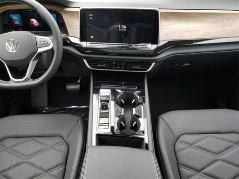 New 2026 Volkswagen Atlas SE image 9