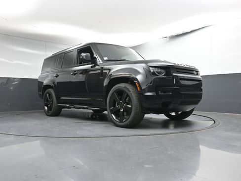 New 2026 Land Rover Defender 130 V8 image 28