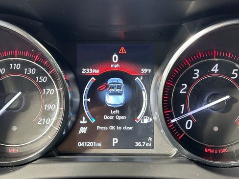 Used 2016 Jaguar F-TYPE R image 25