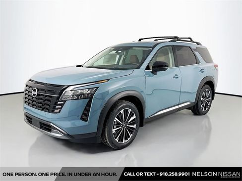 New 2026 Nissan Pathfinder Platinum image 1