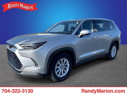 Used 2025 Toyota Grand Highlander FWD image 1