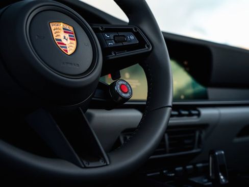 Used 2026 Porsche 911 Carrera RWD image 10