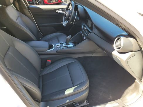 Used 2024 Alfa Romeo Giulia Sprint RWD image 18