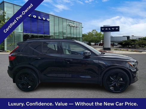 Certified 2023 Volvo XC40 B5 Plus w/ Driver Assist Package AWD/4WD image 8