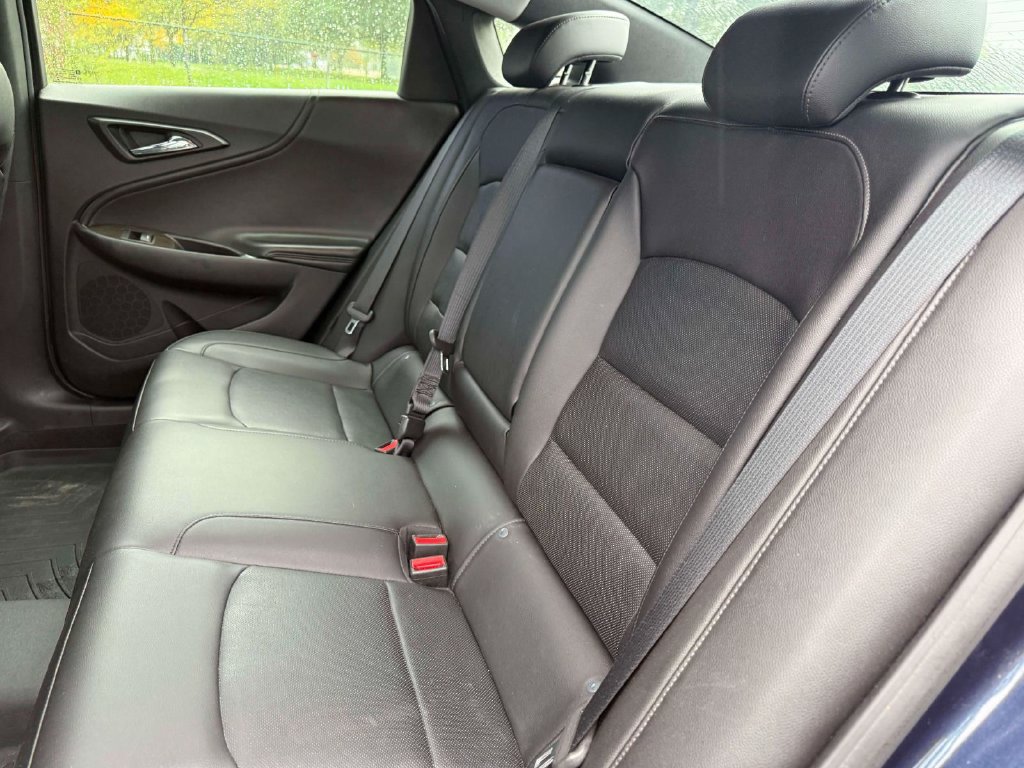 Used 2016 Chevrolet Malibu Premier w/ Driver Confidence Package II FWD image 11