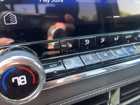 Used 2023 Chevrolet Colorado LT w/ LT Convenience Package II image 28