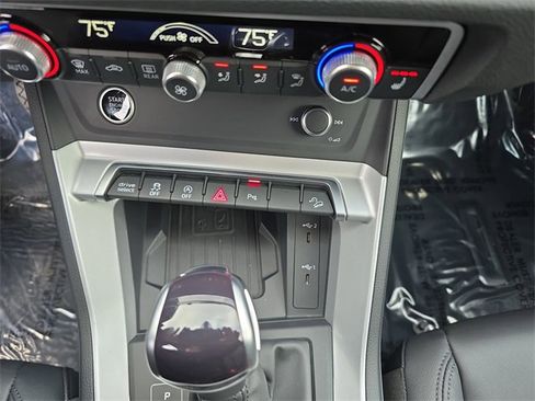 Used 2025 Audi Q3 2.0T Premium w/ Convenience Package image 27