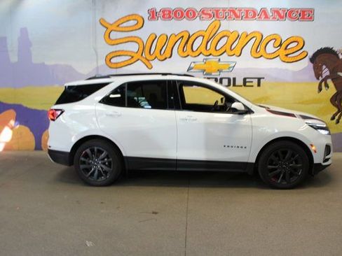 Used 2023 Chevrolet Equinox RS w/ LPO, Floor Liner Package image 1