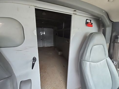 Used 2008 Chevrolet Express 3500 image 19