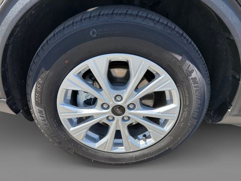 Certified 2025 Ford Escape Active FWD image 9