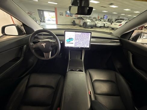 Used 2021 Tesla Model Y Long Range image 13