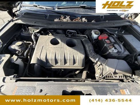 Used 2018 Ford Explorer XLT image 28