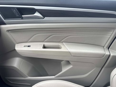 Used 2021 Volkswagen Atlas SE w/ Panoramic Sunroof Package image 22