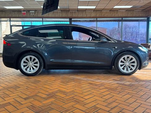 Used 2018 Tesla Model X 100D image 9