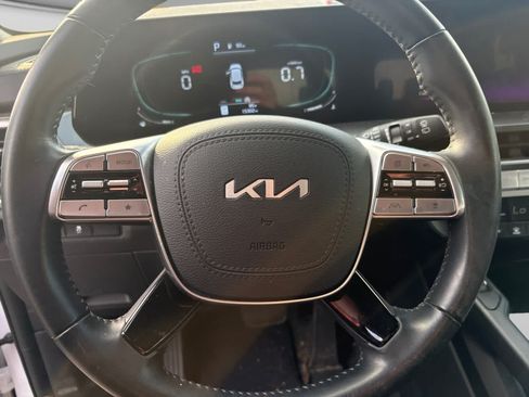 Used 2024 Kia Telluride S w/ S Sunroof Package FWD image 12