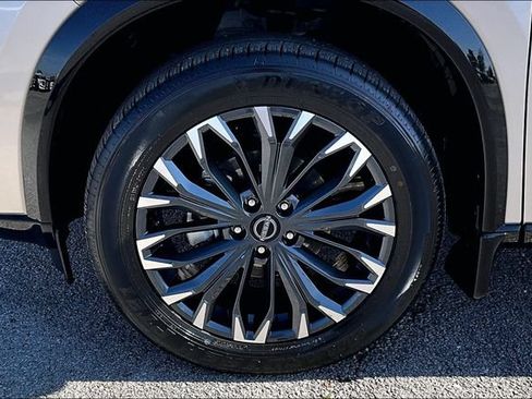 Certified 2025 Nissan Rogue Platinum AWD/4WD image 34