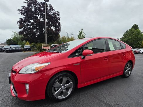 Used 2015 Toyota Prius Persona Series FWD image 2