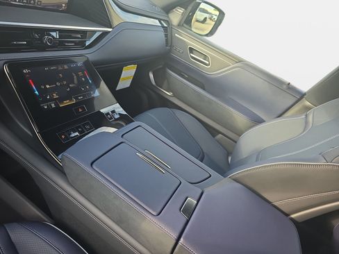 New 2026 INFINITI QX80 4WD image 25