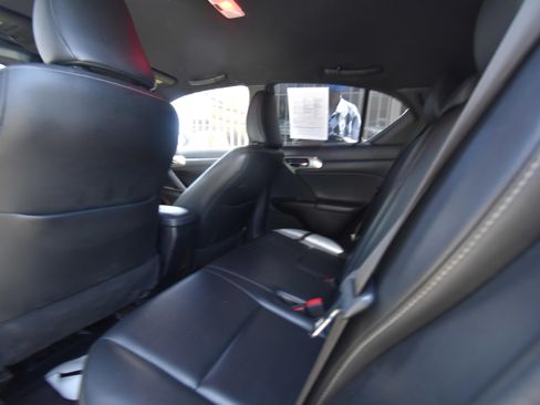 Used 2016 Lexus CT 200h w/ Navigation Package FWD image 9