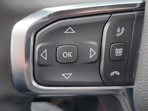 Used 2025 RAM 2500 Laramie AWD/4WD image 12