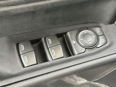 Used 2023 Chevrolet Silverado 1500 Custom RWD image 17