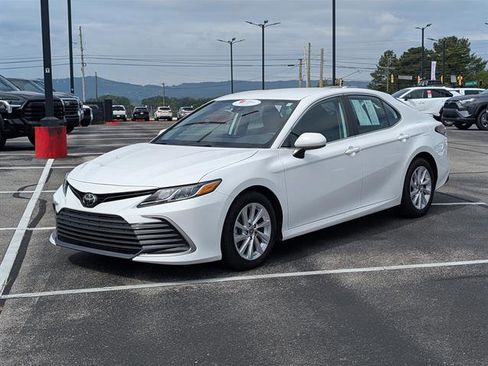 Used 2023 Toyota Camry LE image 2