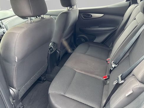 Used 2021 Nissan Rogue Sport S image 10