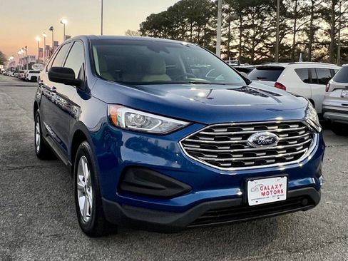 Used 2020 Ford Edge SE image 2