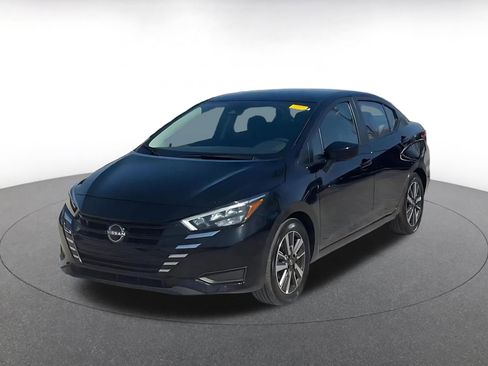 Used 2025 Nissan Versa SV FWD image 7