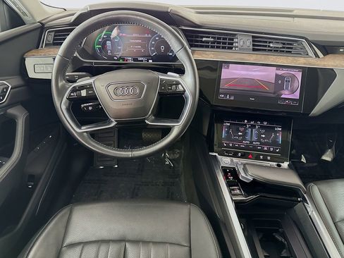 Used 2019 Audi e-tron Premium Plus image 24