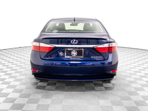 Used 2015 Lexus ES 300h image 4