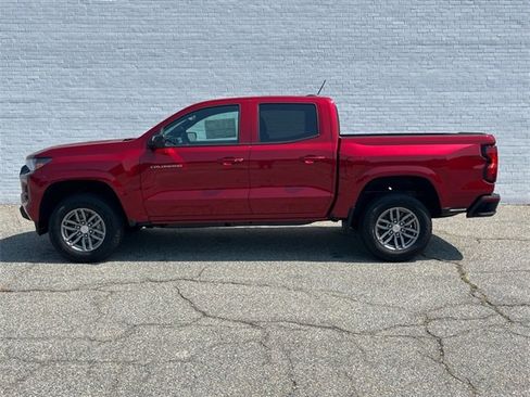 New 2025 Chevrolet Colorado LT image 2