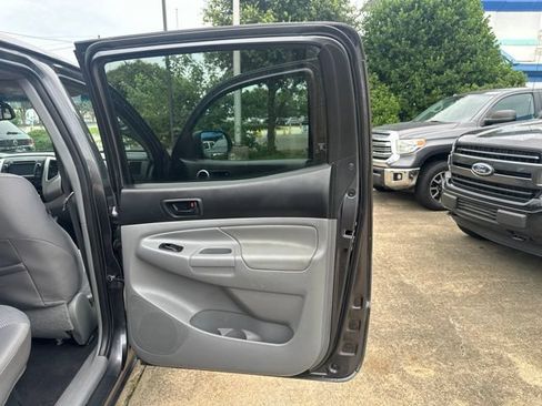 Used 2013 Toyota Tacoma 4x4 Double Cab w/ TRD Off-Road Pkg image 20