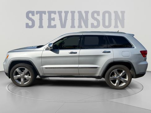 Used 2011 Jeep Grand Cherokee Overland AWD/4WD image 2