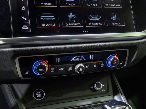 Certified 2025 Audi Q3 2.0T Premium Plus w/ Premium Plus Package image 21