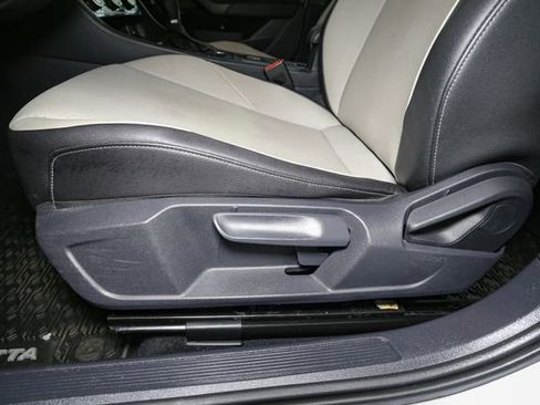 Used 2019 Volkswagen Jetta R-Line image 34