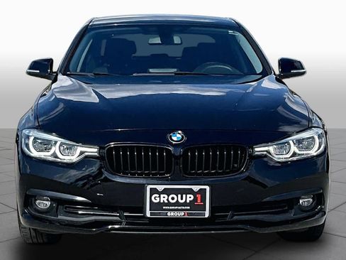 Used 2018 BMW 320i Sedan RWD image 4