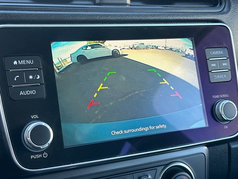 Used 2023 Nissan Leaf S image 19