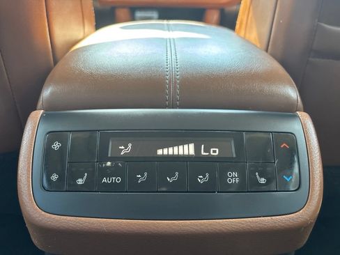 Used 2022 Nissan Pathfinder Platinum w/ Cargo Package AWD/4WD image 43