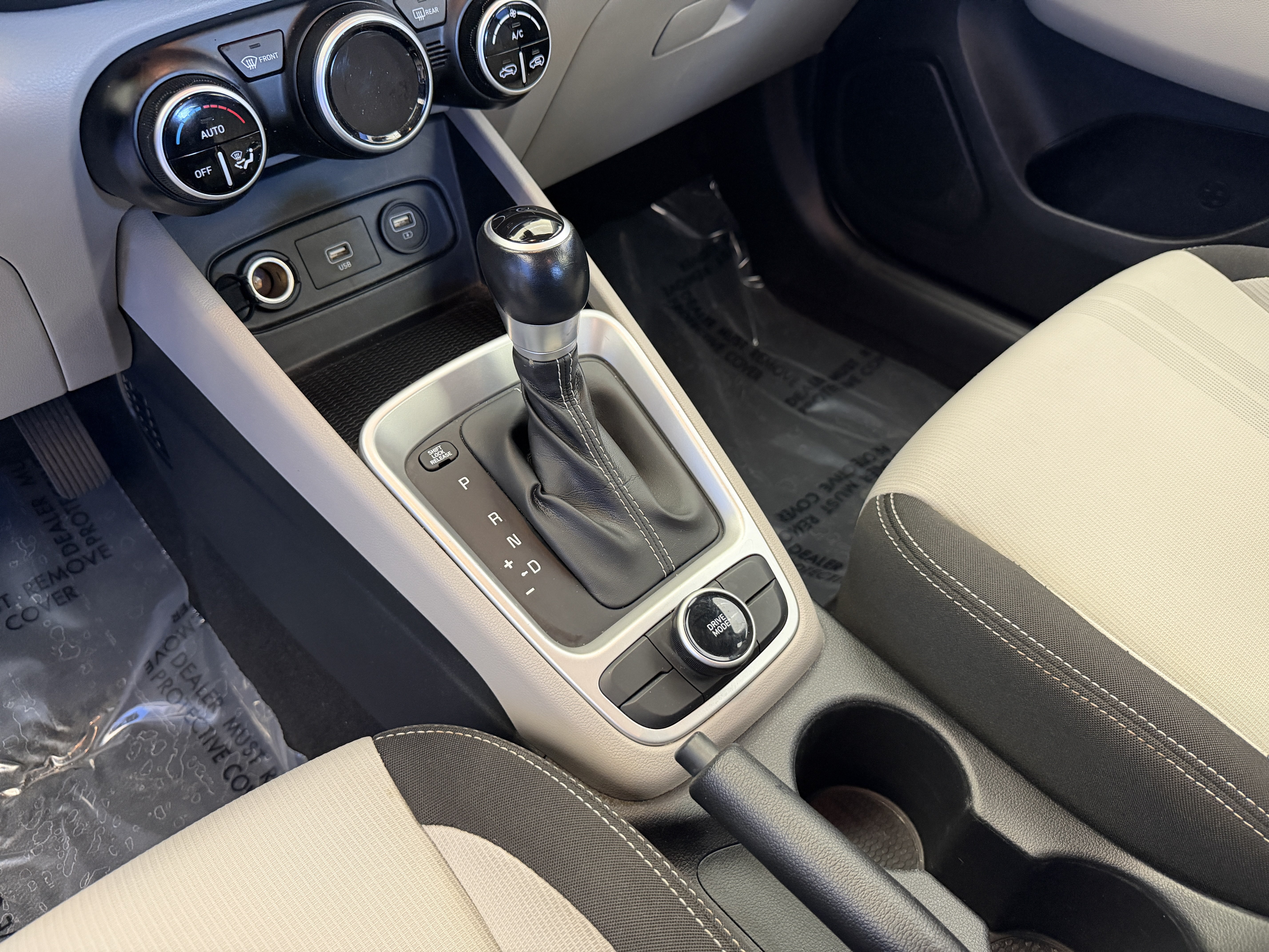 Used 2021 Hyundai Venue SEL FWD image 20