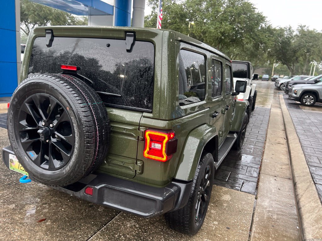 Used 2023 Jeep Wrangler Unlimited Sahara w/ Cold Weather Group AWD/4WD image 4